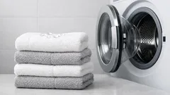 Handtücher waschen: So bleiben sie flauschig und riechen dauerhaft frisch