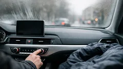 Warum du die Auto-Klimaanlage auch im Winter einschalten solltest